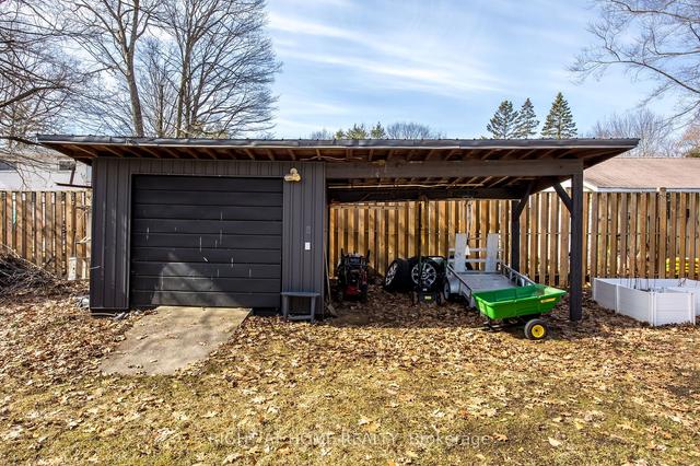 215 Wellington St, House detached with 2 bedrooms, 3 bathrooms and 6 parking in Gravenhurst ON | Image 25