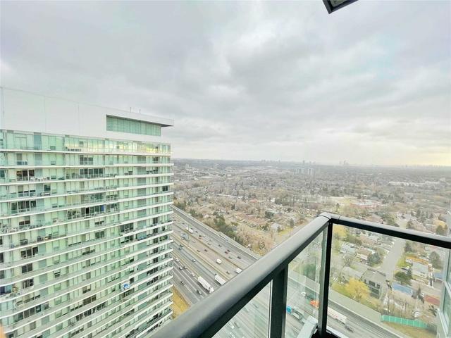 4001 - 95 Mcmahon Dr, Condo with 2 bedrooms, 2 bathrooms and 1 parking in Toronto ON | Image 2
