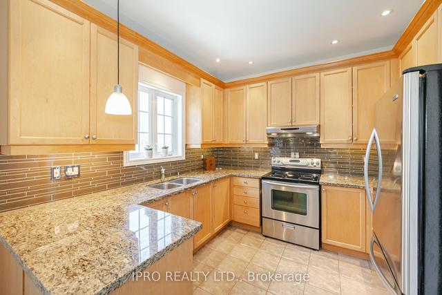 103 Cormorant Cres, House detached with 4 bedrooms, 4 bathrooms and 6 parking in Vaughan ON | Image 4