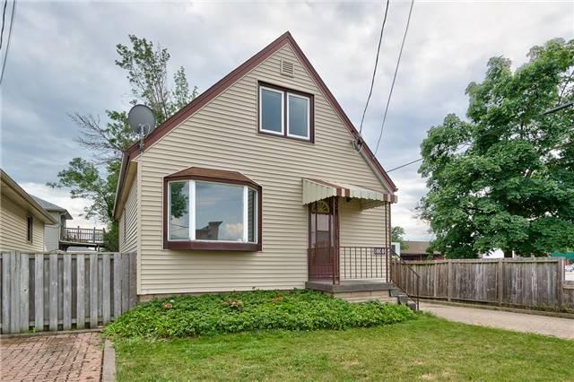 1000 Fennell Ave E, House detached with 3 bedrooms, 2 bathrooms and 3 parking in Hamilton ON | Image 1