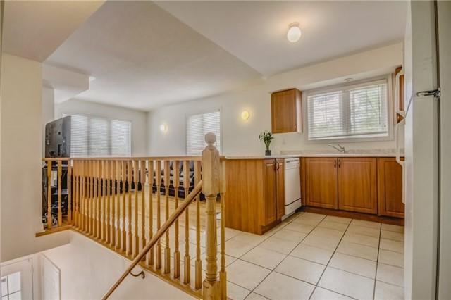 40 - 42 Pinery Tr, Townhouse with 3 bedrooms, 2 bathrooms and 1 parking in Toronto ON | Image 16