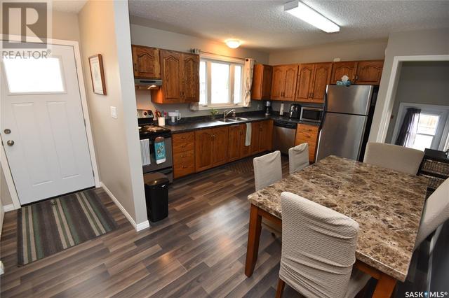 120 5th Street E, House detached with 4 bedrooms, 2 bathrooms and null parking in Nipawin SK | Image 6