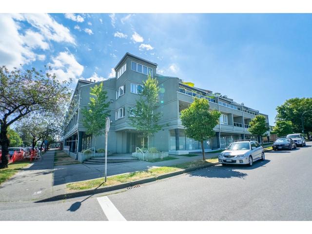 102 - 315 Renfrew Street, Condo with 1 bedrooms, 2 bathrooms and null parking in Vancouver BC | Card Image