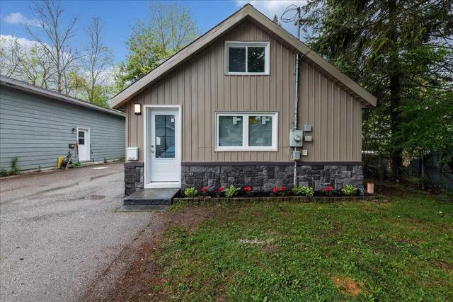 239 Front St S, House detached with 2 bedrooms, 1 bathrooms and 3 parking in Orillia ON | Image 1