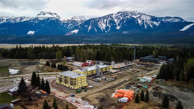 sl138 - p01 (Building 4) Mackenzie Plaza, Condo with 2 bedrooms, 1 bathrooms and 1 parking in Revelstoke BC | Image 15