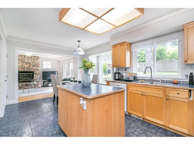 9387 163 Street, House detached with 7 bedrooms, 4 bathrooms and 6 parking in Surrey BC | Image 10