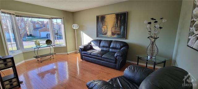 1625 Champneuf Drive, House detached with 3 bedrooms, 3 bathrooms and 3 parking in Ottawa ON | Image 2