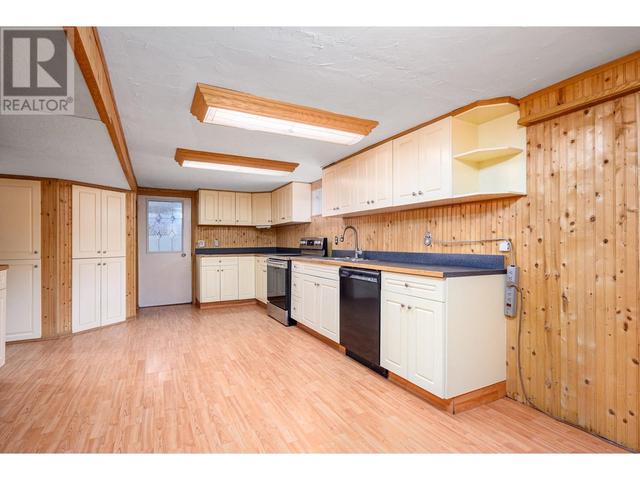 11901 Kalamalka Road, House detached with 5 bedrooms, 2 bathrooms and 2 parking in Coldstream BC | Image 31