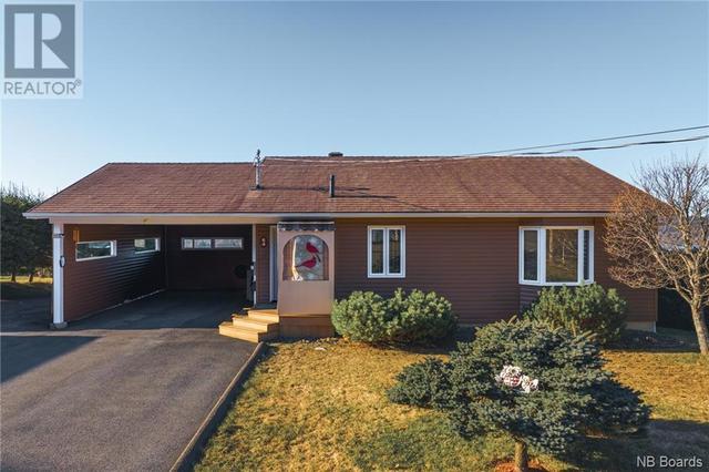64 Rue Nadeau, House detached with 2 bedrooms, 2 bathrooms and null parking in Edmundston NB | Image 1
