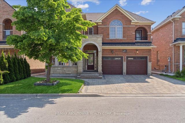 39 Royal Links Circ, House detached with 4 bedrooms, 3 bathrooms and 7 parking in Brampton ON | Image 12