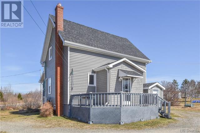 607 Des Acadiens Boulevard, House detached with 2 bedrooms, 1 bathrooms and null parking in Bertrand NB | Image 7