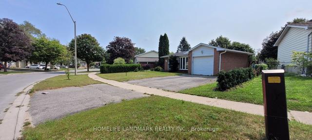 39 Bernick Dr, House detached with 3 bedrooms, 2 bathrooms and 5 parking in Barrie ON | Image 13
