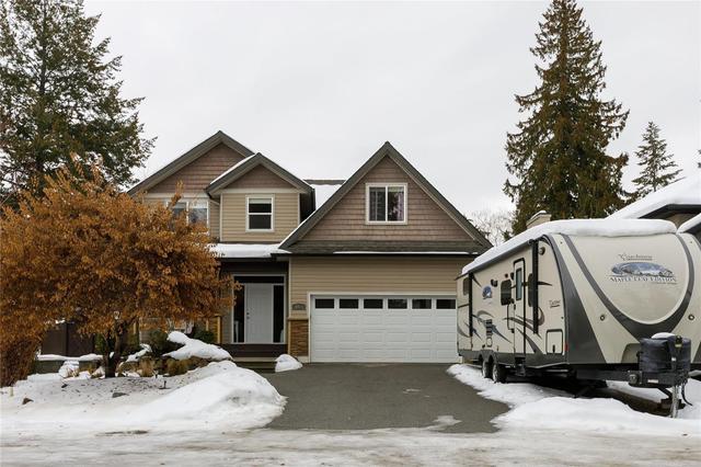 864 Small Court, House detached with 5 bedrooms, 3 bathrooms and 4 parking in Kelowna BC | Image 12