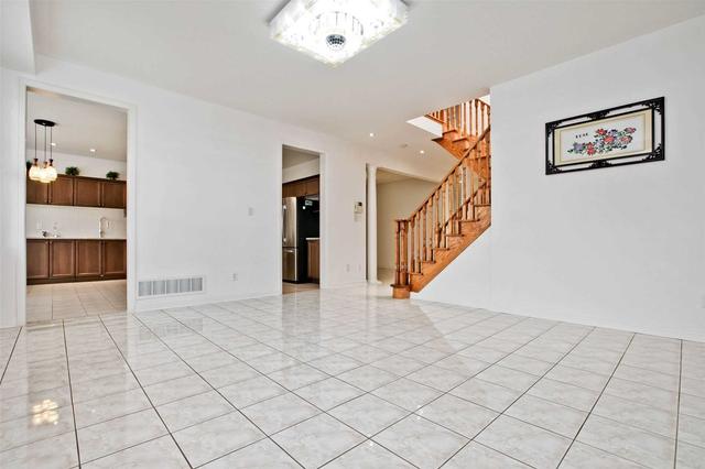 208 The Bridle Walk, House detached with 5 bedrooms, 6 bathrooms and 4 parking in Markham ON | Image 5