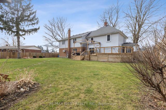 540 Wellington Ave S, House detached with 5 bedrooms, 3 bathrooms and 5 parking in North Perth ON | Image 15