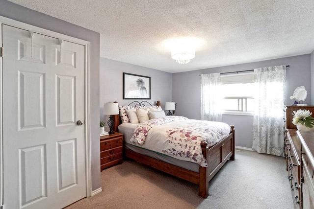 133 Salisbury Circ, House semidetached with 4 bedrooms, 2 bathrooms and 3 parking in Brampton ON | Image 6