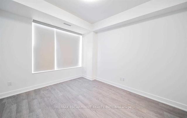 120 - 80 Vanauley St, Condo with 2 bedrooms, 3 bathrooms and 1 parking in Toronto ON | Image 2