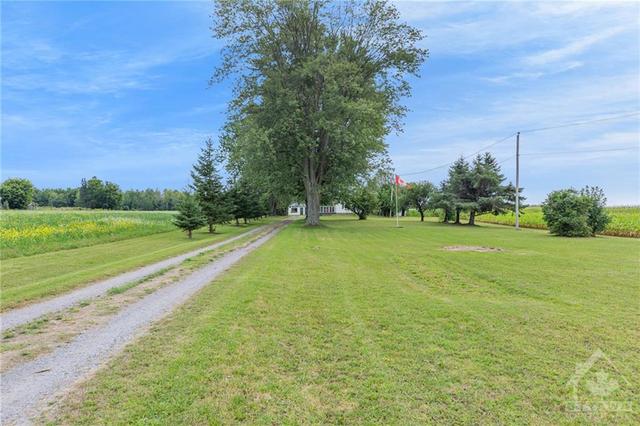 15164 Concession 1 2 Road, House detached with 3 bedrooms, 1 bathrooms and 8 parking in North Stormont ON | Image 25