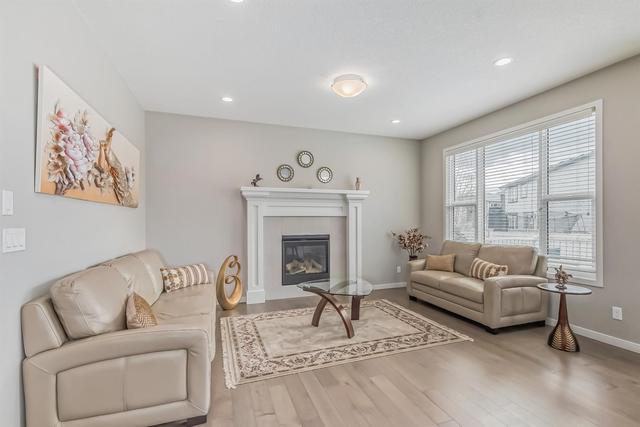 129 West Grove Way Sw, House detached with 4 bedrooms, 3 bathrooms and 4 parking in Calgary AB | Image 5