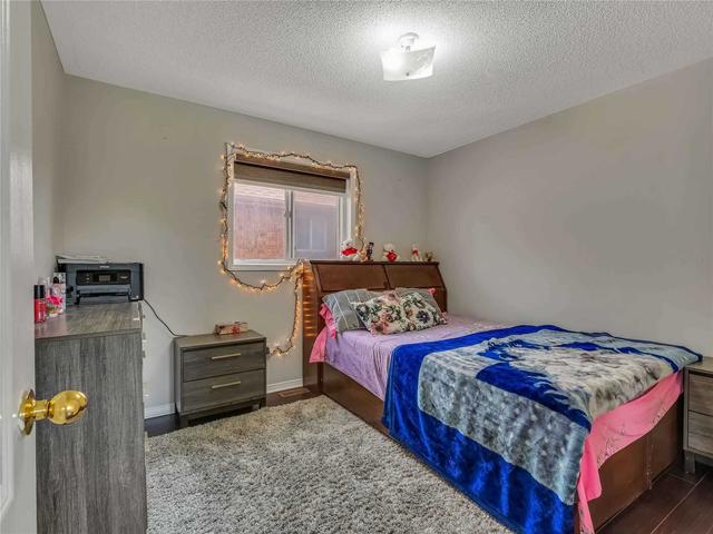 11 Cobbler St, House detached with 3 bedrooms, 4 bathrooms and 6 parking in Brampton ON | Image 22