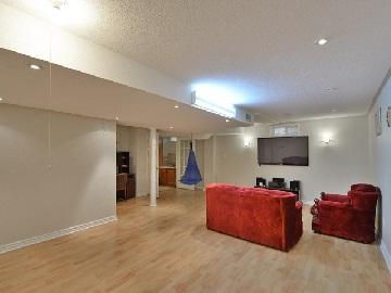 275 Discovery Tr, House detached with 4 bedrooms, 4 bathrooms and 3 parking in Toronto ON | Image 7