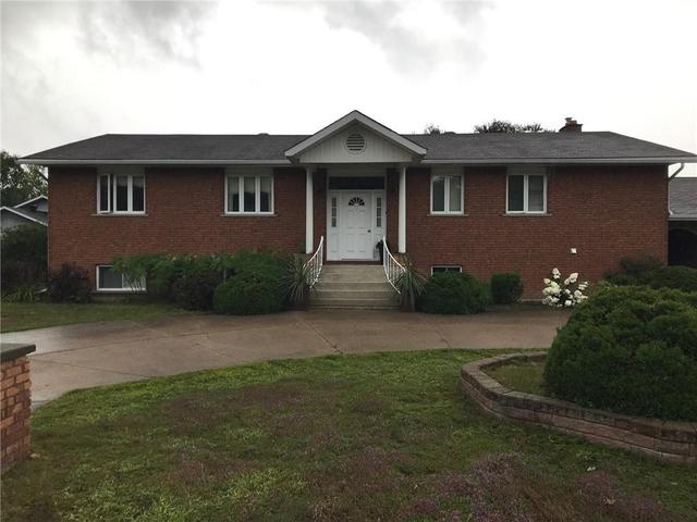 690 Pineridge Crescent, House detached with 4 bedrooms, 3 bathrooms and 10 parking in Petawawa ON | Image 1