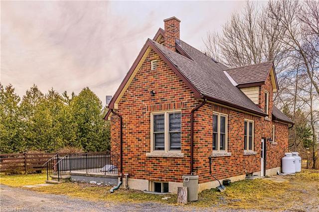 3658 Highway 2 E, House detached with 3 bedrooms, 1 bathrooms and 10 parking in Kingston ON | Image 2