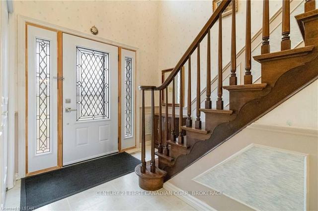 916 Farnham Rd, House detached with 4 bedrooms, 3 bathrooms and 4 parking in London ON | Image 34