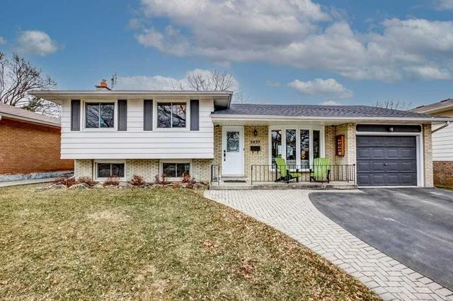 2037 Mountain Grove Ave N, House detached with 3 bedrooms, 2 bathrooms and 3 parking in Burlington ON | Image 1