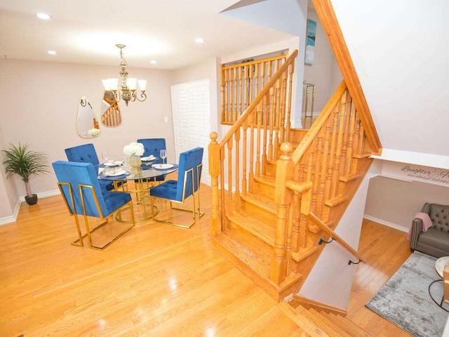 100 Swennen Dr, House detached with 3 bedrooms, 3 bathrooms and 3 parking in Brampton ON | Image 5