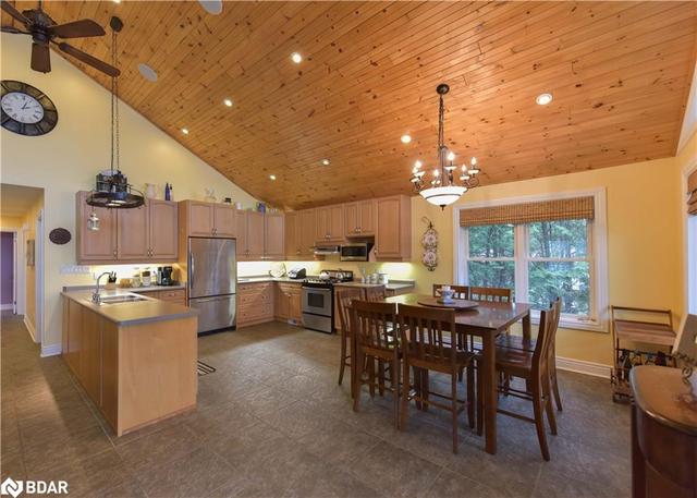 111 Campbell Beach Road, House detached with 5 bedrooms, 2 bathrooms and 6 parking in Kawartha Lakes ON | Image 21