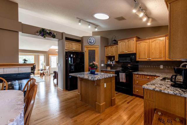 64 Scott Green Se, House detached with 4 bedrooms, 3 bathrooms and 3 parking in Medicine Hat AB | Image 9