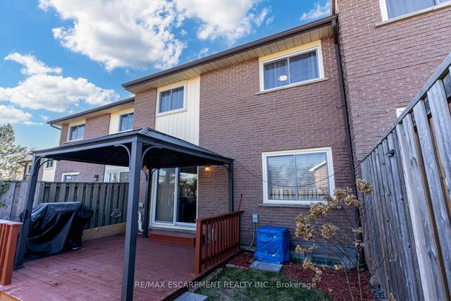 167 - 243 Queen Victoria Dr, Townhouse with 4 bedrooms, 2 bathrooms and 3 parking in Hamilton ON | Image 33