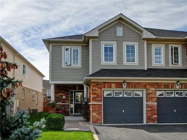 30 Decatur Pl, House attached with 3 bedrooms, 3 bathrooms and 2 parking in Whitby ON | Card Image