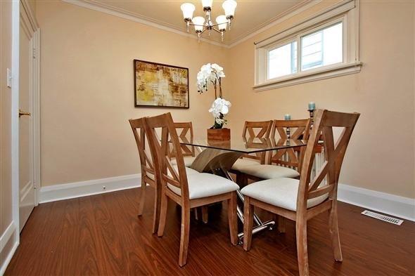 37 Regina Ave, House detached with 3 bedrooms, 2 bathrooms and 3 parking in Toronto ON | Image 5