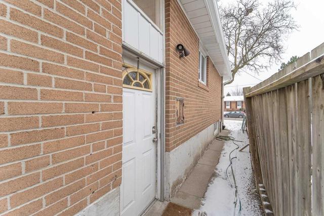 20 Rosefair Cres, House detached with 3 bedrooms, 2 bathrooms and 7 parking in Toronto ON | Image 35