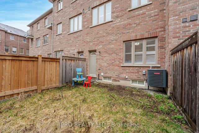 9 Hobart Gdns, House attached with 3 bedrooms, 5 bathrooms and 2 parking in Brampton ON | Image 33