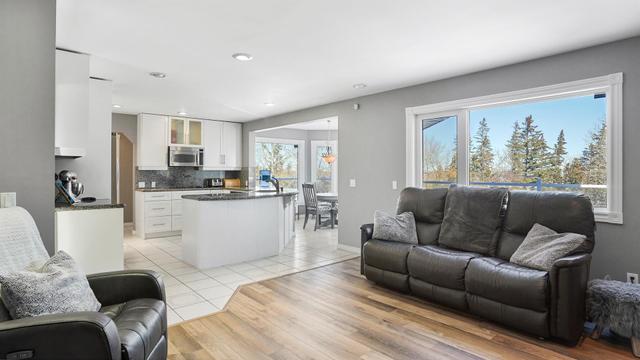 12046 Diamond View Se, House detached with 4 bedrooms, 3 bathrooms and 7 parking in Calgary AB | Image 9