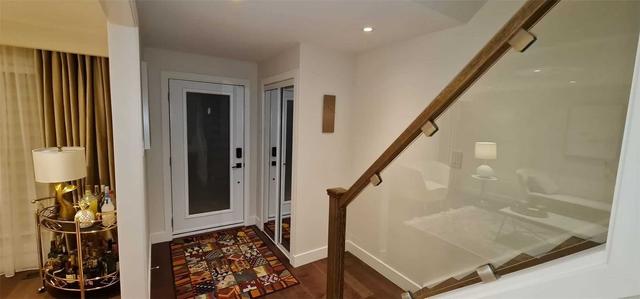 21 Knotty Pine Tr, House detached with 3 bedrooms, 4 bathrooms and 5 parking in Markham ON | Image 2