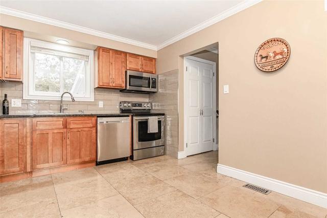65 Devere Dr, House detached with 3 bedrooms, 2 bathrooms and 5 parking in Guelph ON | Image 2