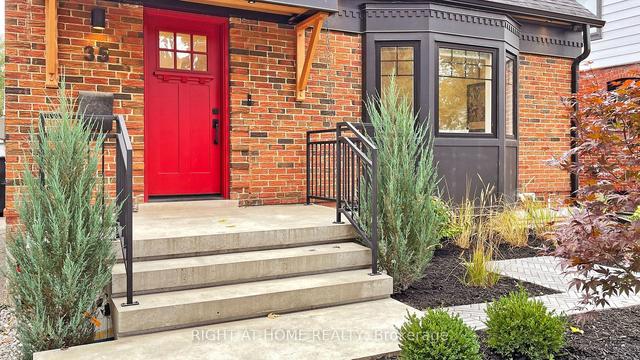 35 Lippincott St W, House detached with 3 bedrooms, 1 bathrooms and 5 parking in Toronto ON | Image 34