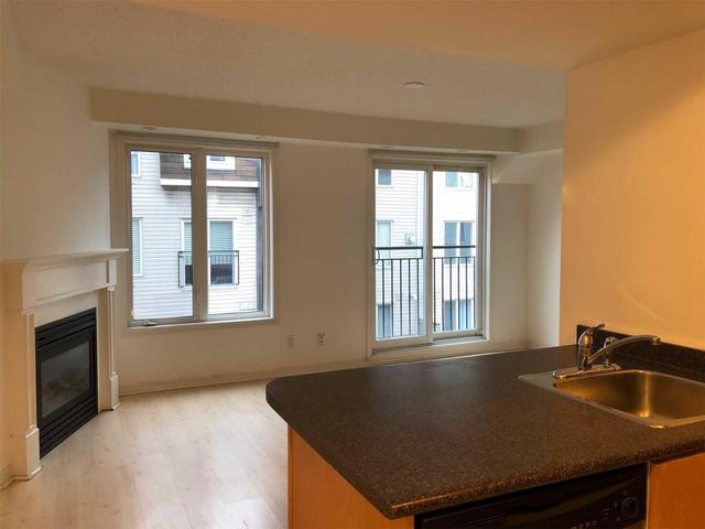 Th 906 - 16 Laidlaw St, Townhouse with 2 bedrooms, 2 bathrooms and 1 parking in Toronto ON | Image 3