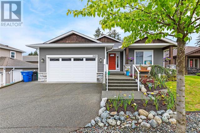 3689 Reynolds Rd, House detached with 5 bedrooms, 4 bathrooms and 2 parking in Nanaimo BC | Card Image