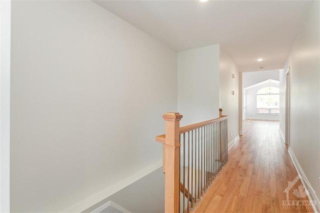 186 Redpath Drive, House detached with 2 bedrooms, 2 bathrooms and 4 parking in Ottawa ON | Image 4