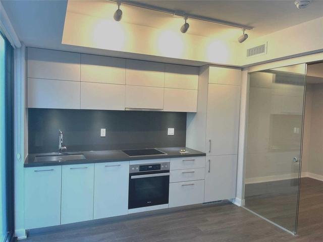 1409 - 188 Cumberland St, Condo with 1 bedrooms, 1 bathrooms and 0 parking in Toronto ON | Image 14