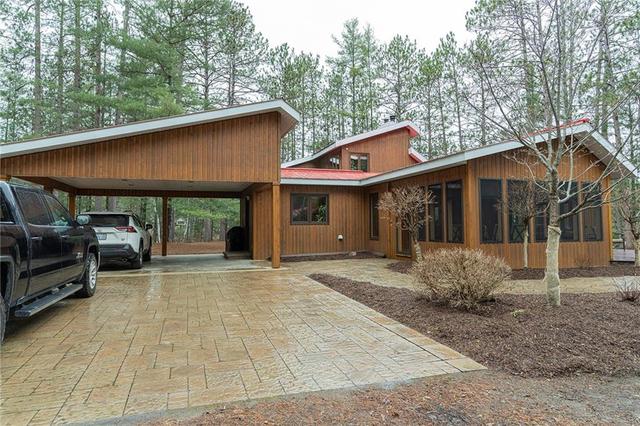 326 Kopernik Road, House detached with 3 bedrooms, 3 bathrooms and 10 parking in Madawaska Valley ON | Image 2