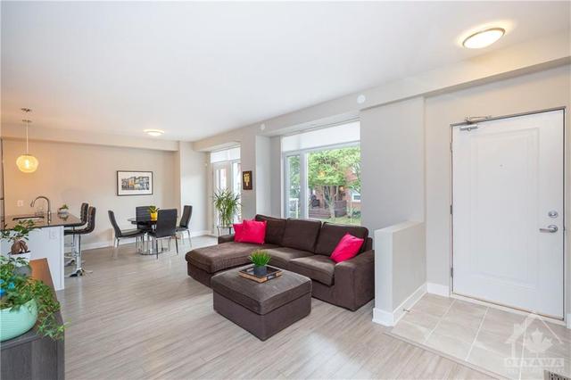 38 Holmwood Avenue, Condo with 2 bedrooms, 3 bathrooms and 1 parking in Ottawa ON | Image 7