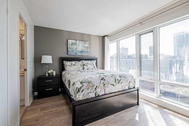 2408 - 210 Victoria St, Condo with 2 bedrooms, 2 bathrooms and 1 parking in Toronto ON | Image 8
