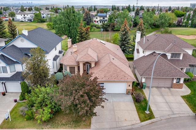 132 Douglas Woods Grove Se, House detached with 5 bedrooms, 3 bathrooms and 4 parking in Calgary AB | Image 2