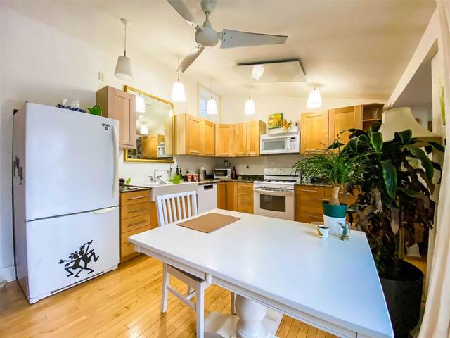 main - 122 Crawford St, House semidetached with 1 bedrooms, 1 bathrooms and 0 parking in Toronto ON | Image 14